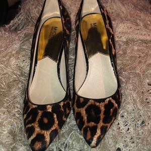 MICHAEL KORS BROWN ANIMAL PRINT HAIR CALF SHOES.